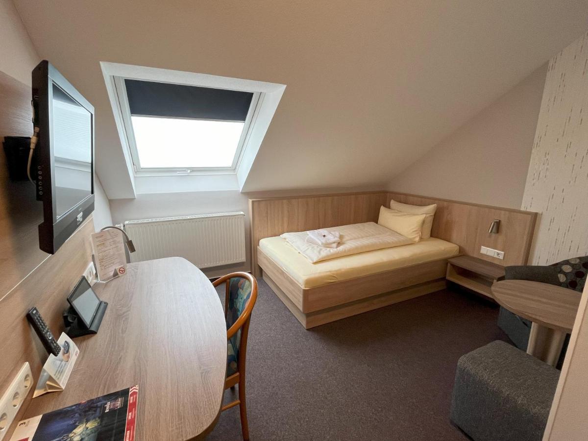 Hotel Am Steinertsee Kaufungen Eksteriør billede