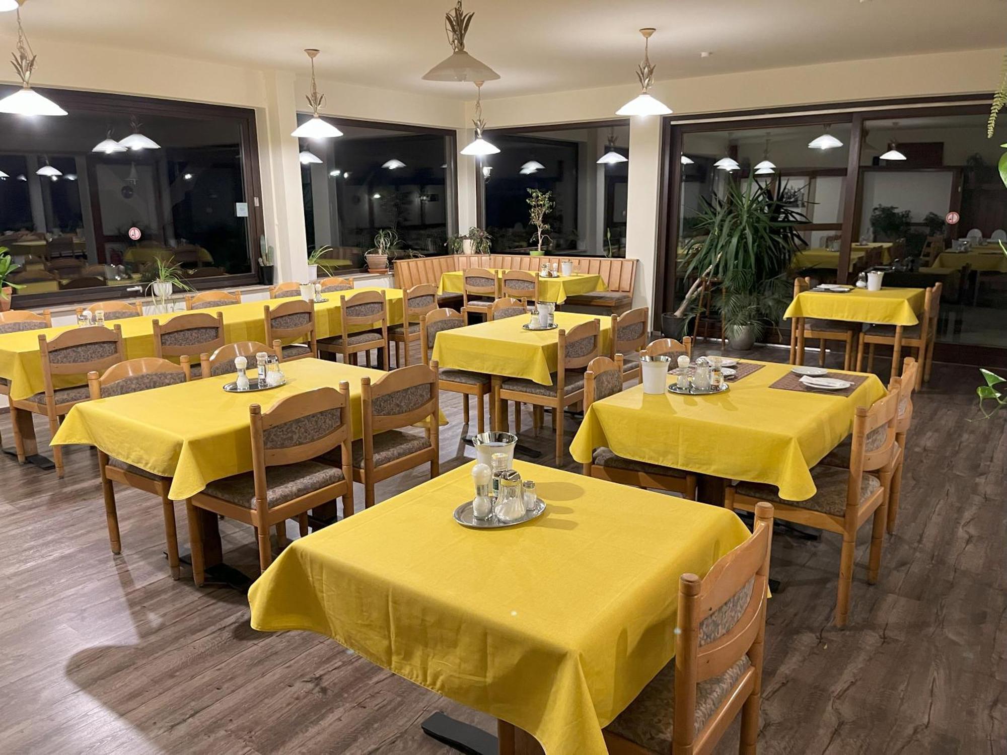 Hotel Am Steinertsee Kaufungen Eksteriør billede