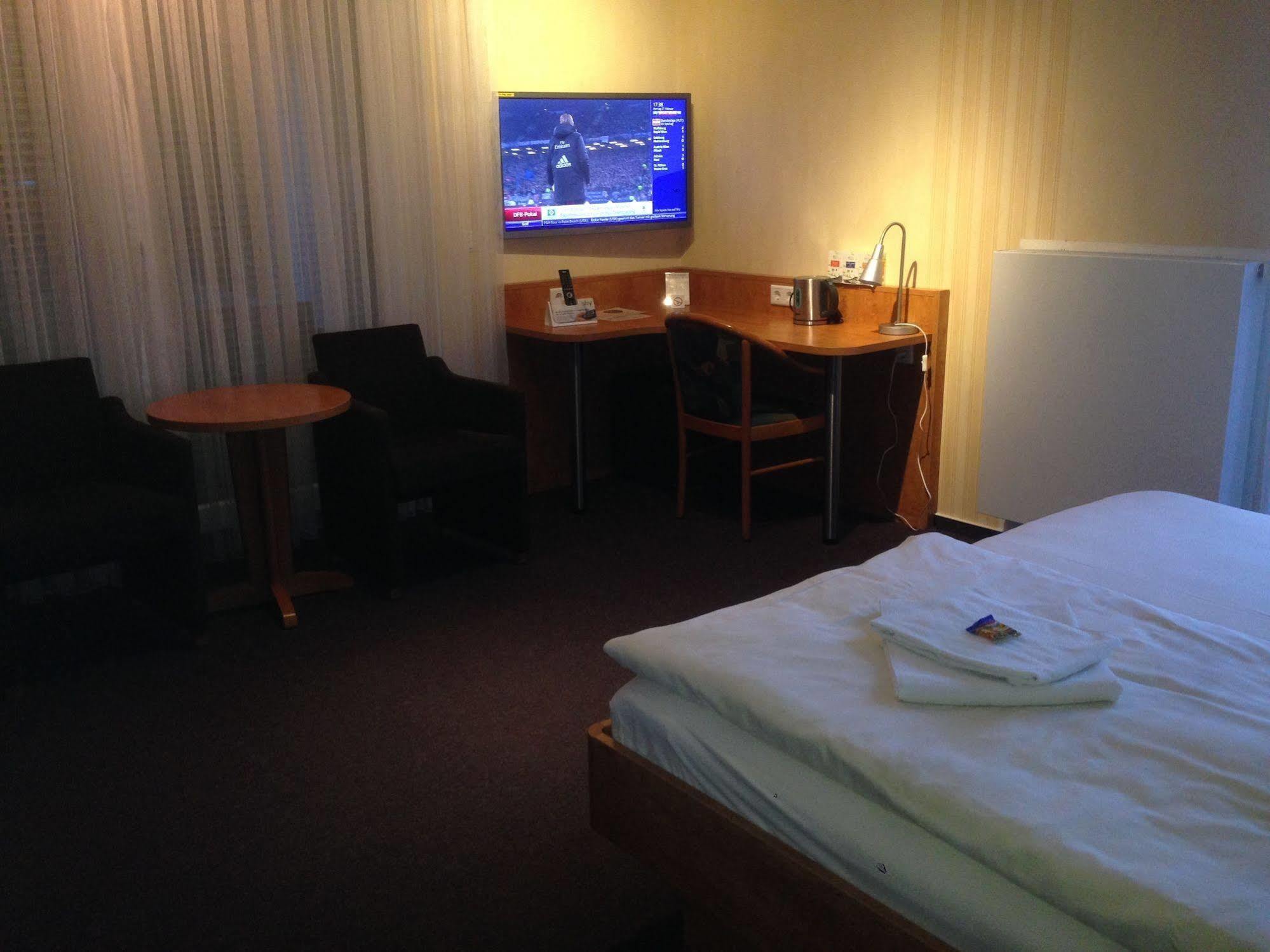 Hotel Am Steinertsee Kaufungen Eksteriør billede
